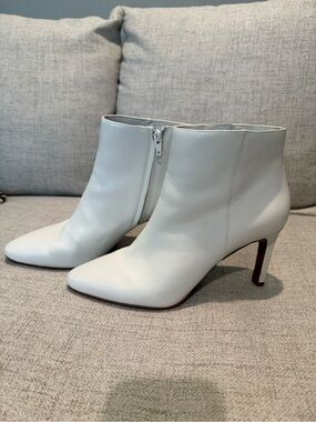 Banana Republic White Leather Booties, size 9.5